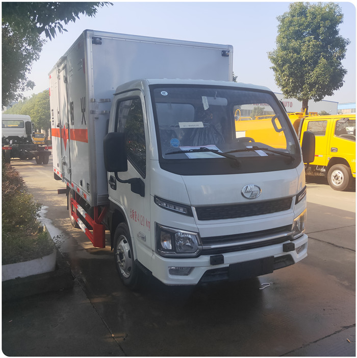 藍牌危險品車,小型?；愤\輸車標準